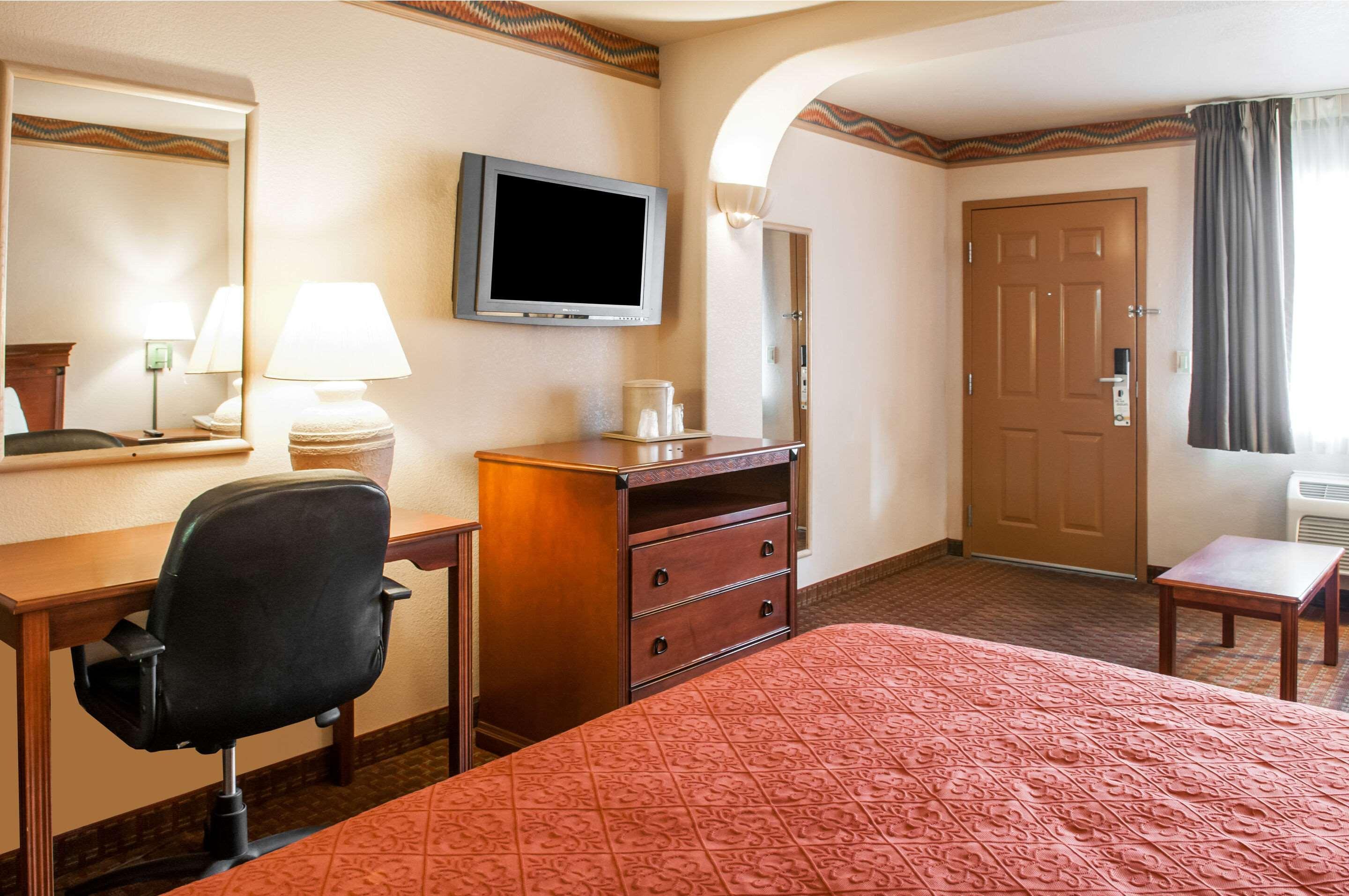 Quality Inn & Suites Las Cruces - University Area Dış mekan fotoğraf
