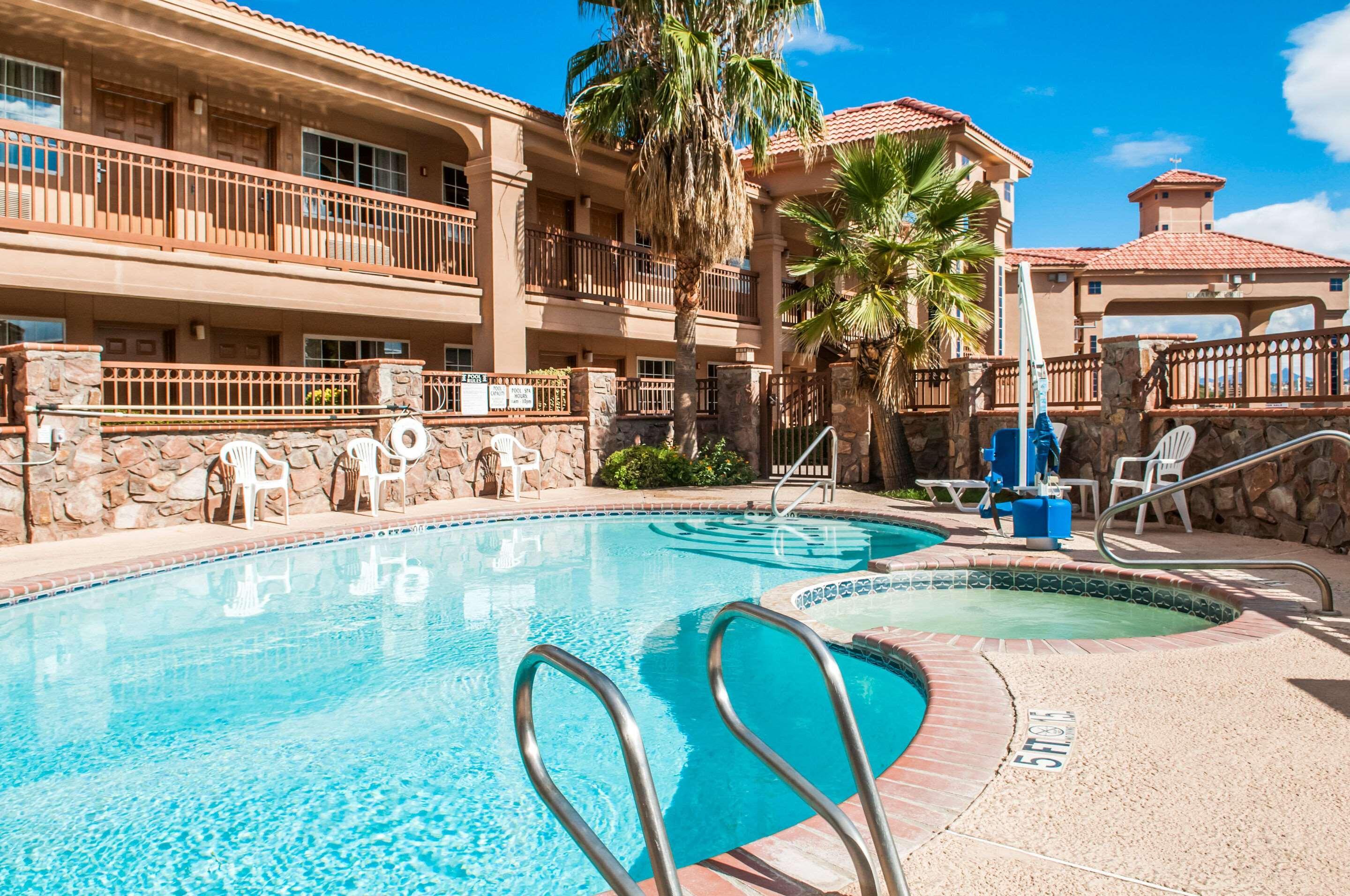 Quality Inn & Suites Las Cruces - University Area Dış mekan fotoğraf